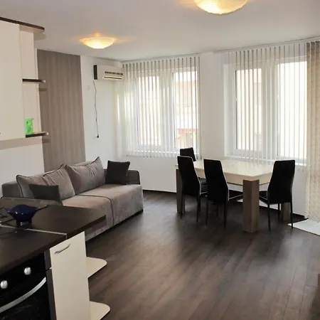 апартамент лаура Appartamento Pomorie