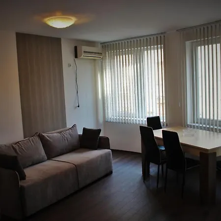 лаура * Pomorie